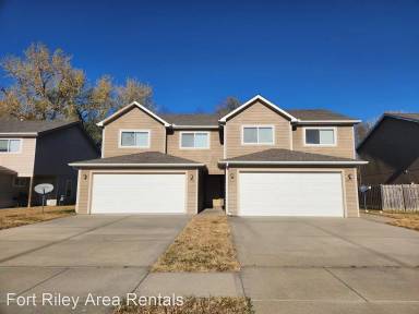 Main picture of 2602 Deerfield Blvd