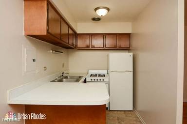 Main picture of 660 W Wrightwood Ave