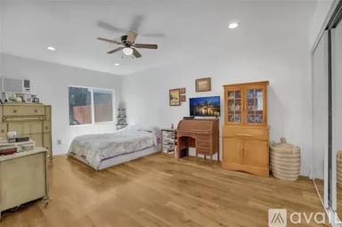 Main picture of 9556 Olney St