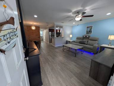 Main picture of 1282 Beach Blvd
