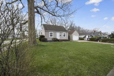 Main picture of 17208 Lipton Ave