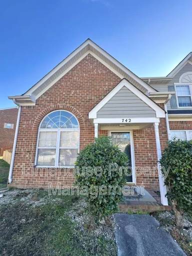 Main picture of 742 Hunters Quay