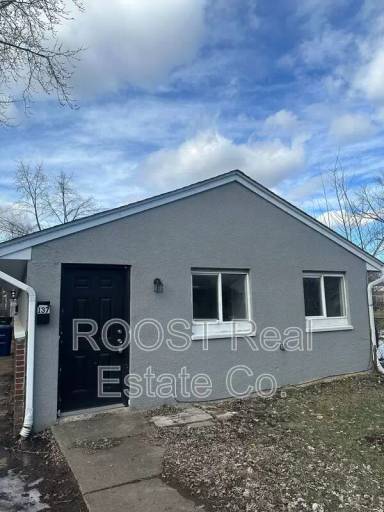 Main picture of 121 Stevens Ave