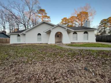 Main picture of 249 Bay Park Dr