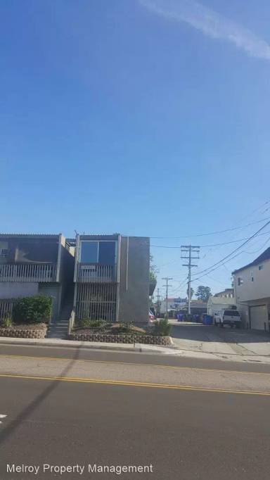 Main picture of 4791 Ingraham St