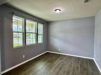 Main picture of 215 Brooklet Cir