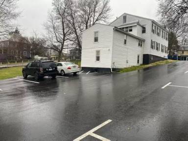 Main picture of 227 Bridge St