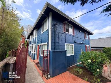 Main picture of 630 632 State St