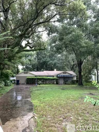 Main picture of 1206 E Hanna Ave