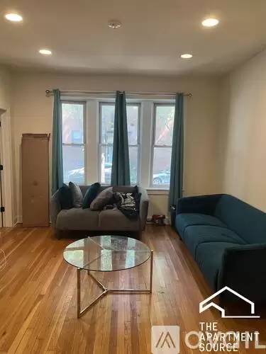 Main picture of 2639 W George St
