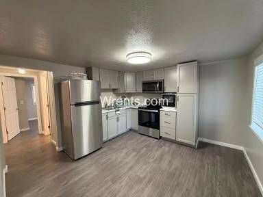 Main picture of 6321 N Stevens St