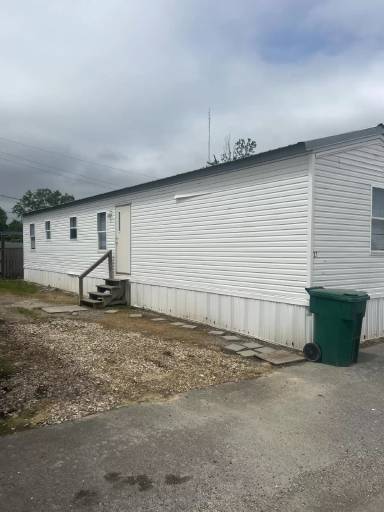 Main picture of 2900 E Burton St