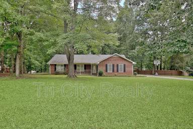 Main picture of 135 Windham Way