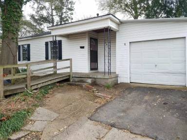 Main picture of 2635 Waggoner Ave
