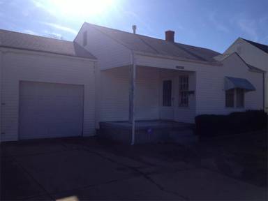 Main picture of 2208 NW 32nd St