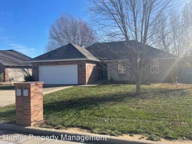 Main picture of 1908 E Latana Dr