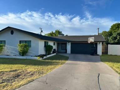 Main picture of 301 E Royal Palm Rd