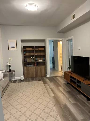 Main picture of 118 N Mozart St