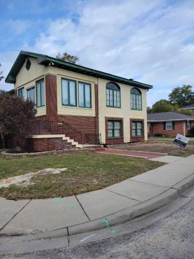 Main picture of 133 Hopkins Blvd