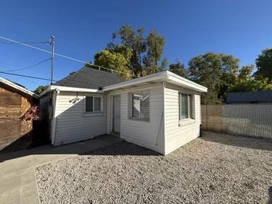 Main picture of 119 E Leslie Ave