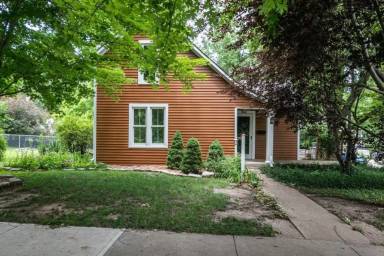 Main picture of 1800 Poyntz Ave