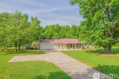 Main picture of 545 McGee Rd