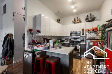 Main picture of 2700 W North Ave