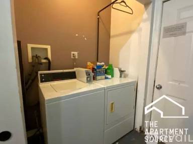 Main picture of 1501 W Fullerton Ave