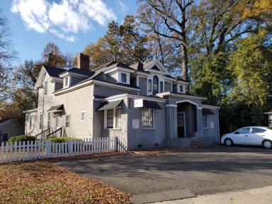 Main picture of Louise Manor
