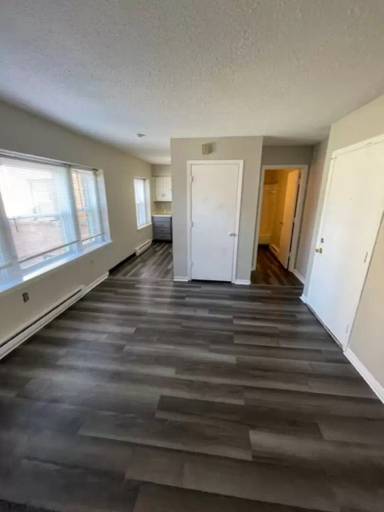 Main picture of 542 Salem Ave