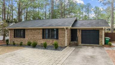 Main picture of 1635 Longleaf Dr E