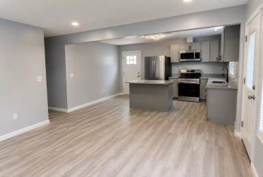 Main picture of 27865 Brettonwoods St