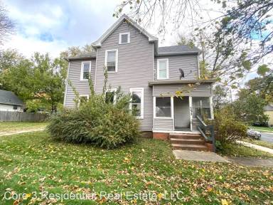 Main picture of 723 W Armstrong Ave