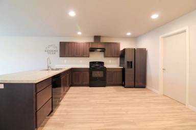 Main picture of 301 S Cedar Ave
