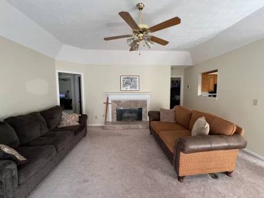 Main picture of 3808 Oak Ave