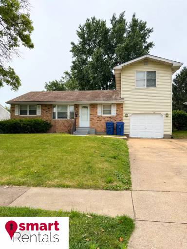 Main picture of 160 Maple Dr