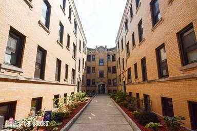 Main picture of 428-438 W Belden Ave