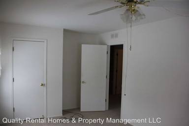 Main picture of 7490 Hampton Dr