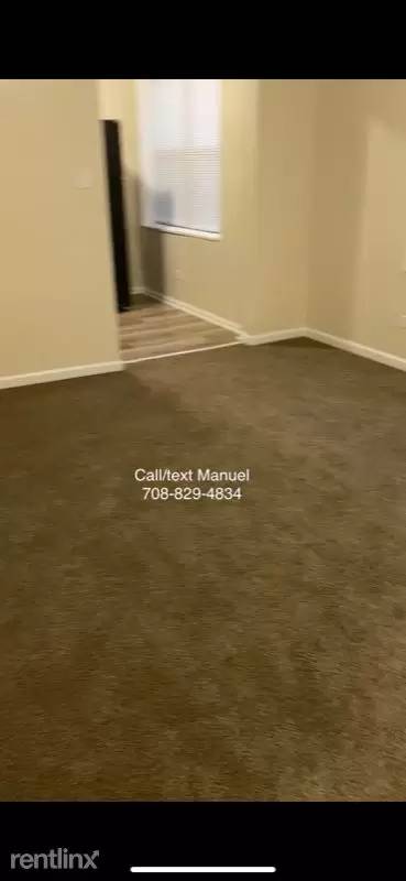 Main picture of 3652 W Douglas Blvd