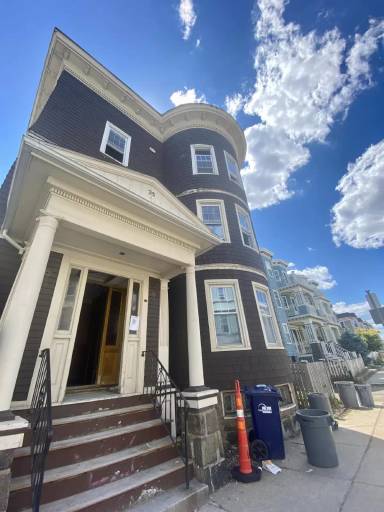 Main picture of 35 Mount Vernon St