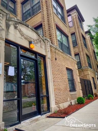 Main picture of 4209 S Michigan Ave
