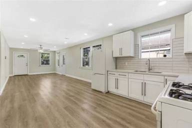 Main picture of 8515 Palm St