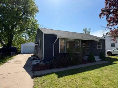 Main picture of 1044 20th St SE