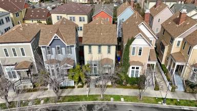 Main picture of 2057 Lewis St
