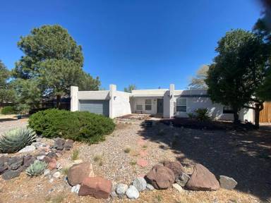 Main picture of 801 Rio Arriba Ave SE