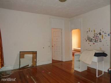 Main picture of 228 W 238th St