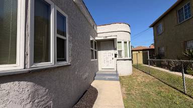 Main picture of 6415 S Van Ness Ave