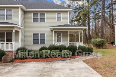 Main picture of 100 Laura Ln