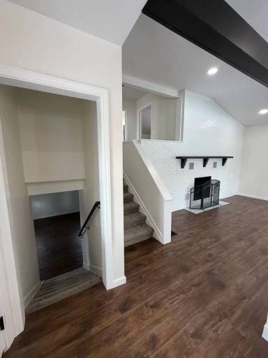 Main picture of 7980 Newark Rd