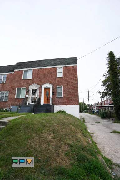 Main picture of 3617 W Mulberry St